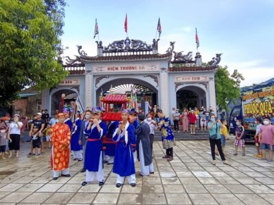 Điện Trường Bà