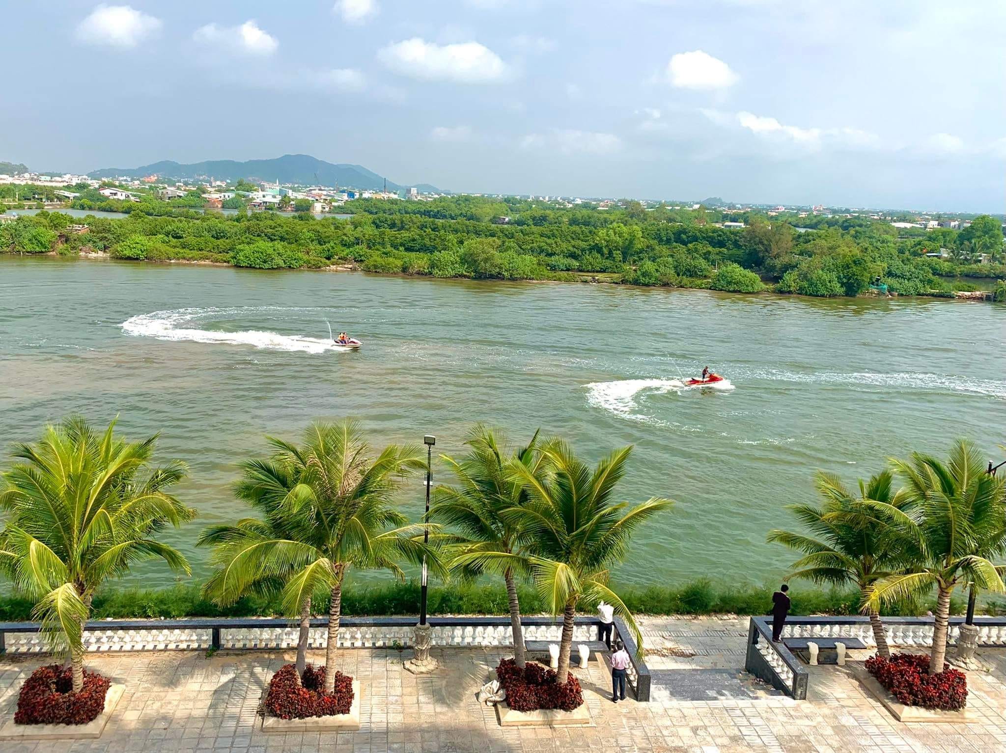 Pearl Beach Hotel Quy Nhơn 