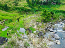 Nếu bạn đi tour 2N1Đ chinh phục thác Mờ Nanh bạn sẽ đi qua thảo nguyên với ruộng bậc thang đầy mê hoặc