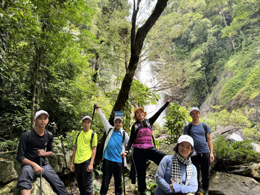 trekking mờ nanh, thác nước, du lịch quảng ngãi, trekking