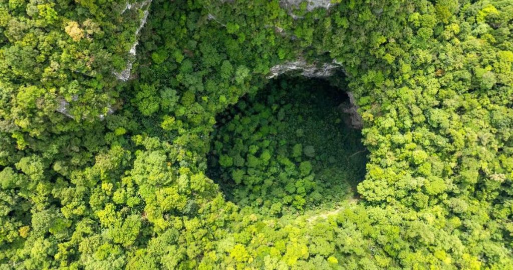 Tour khám phá du lịch mạo hiểm hang Sơn Đoòng